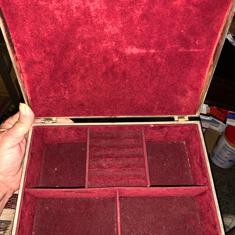 Godinger Hummingbird Jewelry Box With Dark Red Lining.